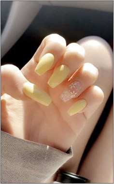 Yellow Nails Design Square, Pastel Yellow Nails, Gel French Manicure, French Pedicure, Clear Acrylic Nails, Yellow Nail, Makijaż Smokey Eye