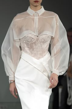 Alexis Mabille Haute Couture, Alexis Mabille, Organza Sleeves, Couture Mode, Fall Fashion Outfits, Makeup Brush, Fashion Sewing, Look Chic