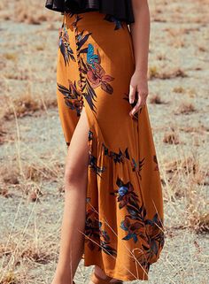 Boho Style Outfits Bohemian, Beach Maxi Skirt, Holiday Skirt, Printed Long Skirt, Holiday Skirts, Long Skirt Outfits, Maxi Skirt Outfits, Boho Style Outfits