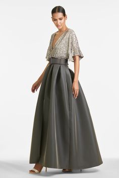 Elegant A-line Sequin Gown, Elegant Full-skirt Evening Dress For Gala, Elegant Full-skirt Gown For Gala, Elegant Evening Dress With Voluminous Skirt, Elegant Full Skirt Evening Dress For Gala, Elegant Gown With Voluminous Skirt For Gala, Elegant Full Skirt Gala Gown, Elegant Full Skirt Gown For Gala, Elegant Gown With Full Skirt For Gala