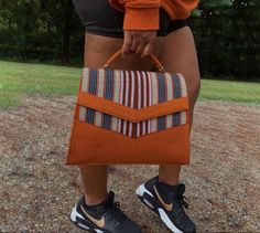 Closer look of the Adeola Asooke Bag from our BecaFam’s Cam Leather Handbag Patterns, African Inspired Decor, Design 101, Handbag Patterns, Fabric Bags, African Inspired, African Art, Leather Handbag, Bag Pattern