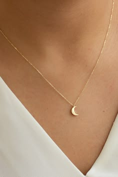 "14k Solid Gold Moon Necklace, Crescent Moon Star Necklace, Dainty Moon Star Charm Pendant, Celestial Necklace is a Great Birthday Gift for Her Moon necklace, which we specially designed for you, is very suitable for daily use, beautiful and special motif to show your love, is designed for you according to the latest trends. All of our products has the stamp \"585\" on them. (which states that this is real gold) Our product weighs 1.40 gr and the chain length is 42 cm. There may be +/- 0.15 chan Pendant Necklace Outfit, Gold Moon Necklace, Celestial Necklace, Gold Armband, Crescent Moon Necklace, Gold Moon