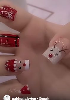 Christmas Nail Gel Designs, Nails Cristhmas 2022, Nail Art Natal Xmas, Xmas Nail Art Christmas, Nail Noel Christmas, Chistmas Nails 2022, Disney Themed Nails Acrylic Christmas, Snowman Christmas Nails Acrylic, Christmas Nails 2022 Short