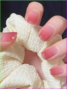 Nail Color Gradient, Peach Gradient Nails, Pink Manicure Designs, Reddish Pink Nails, Cute Pink Short Nails, Pink Color Nails, Syrup Nails, Pink Gradient Nails, Nails Short Pink