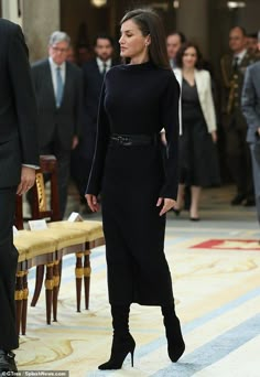 The mother-of-two wore her brunette locks in her typical style - loose around her shoulder... How To Wear A Knit Dress, Queen Letizia Winter Style, Elegant Dramatic Style, Styling Knit Dress, How To Style Knitted Dress, Queen Letizia Style Dresses, Styling Black Dress, Knit Dress Outfit Winter, Letizia Of Spain Style