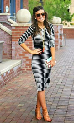 I like this because it looks stretchy and comfortable. Not sure if I could pull that look off though...Spring Outfits & Trends 2016 Striped Dress Outfit, Cute Spring Outfits, Striped Midi Dress, Mode Inspo, White Striped Dress, Mid Length Dresses, Dress Outfit, Looks Style, Brunettes