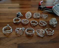 Homemade Jewelry Ideas, Wire Jewelry Diy, Homemade Rings, Crochet Knit Stitch, Astuces Diy, Cool Things, Handmade Wire Jewelry