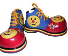 See a recent post on Tumblr from @snifflingsharpie about clown fashion. Discover more posts about clown fashion. Clowncore Outfit, Clowncore Aesthetic, Shoes Costume, Clown Shoes, Send In The Clowns, Clown Faces, Clowning Around, Clown Costume