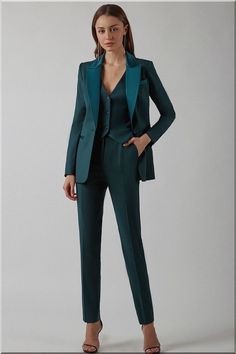 Womens Suit Outfits, Power Suits For Women, Formal Suits For Women, Bridal Pants, Woman In Suit, Homecoming Outfits, Business Outfits Women, Suit For Women, Green Suit