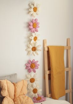 Flower garland, nursery wall decore, floral nursery, White and Pink flowers, floral nursery Daisy Themed Room, Retro Flower Nursery, Flower Power Nursery, Flower Theme Bedroom, Daisy Themed Nursery, Flower Themed Room, Fairy Garden Nursery Theme, Daisy Nursery Theme, Daisy Bedroom Ideas