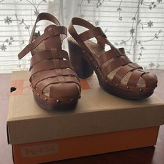 Korks Brand New Wooden Sandals, Never Worn. Wooden Sandals, Tan Sandals, Heel Sandal, Women's Shoes Sandals, High Heel, Shoes Sandals, Women Shoes, Sandals, Tattoos