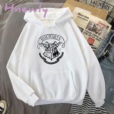 Material: CottonMaterial: PolyesterOrigin: CN(Origin)Season: WinterSleeve Style: RegularSleeve Length(cm): FullHooded: YesThickness: FleeceFabric Type: CottonType: PulloversPattern Type: PrintClothing Length: RegularStyle: CasualAge: Ages 18-35 Years OldCollar: O-NeckWeight: 450GFor season: Spring,Autumn,WinterFor people: Women/men/boys/girlsItem Type: Men Women Jacket CoatQuality: High quality Harry Potter Fashion, Stile Harry Potter, Hoodies Womens Fashion, Hood Hat, Harry Potter Sweatshirt, Spring Hoodie, Harry Potter Outfits, Women Sweatshirt, People Women