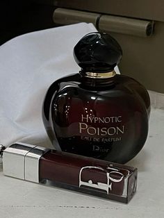 Koleksi Parfum, Cherry Wine, Culture Magazine, Dark Feminine Aesthetic, Perfume Scents, Perfume Lover, Feminine Aesthetic, روتين العناية بالبشرة, Makati