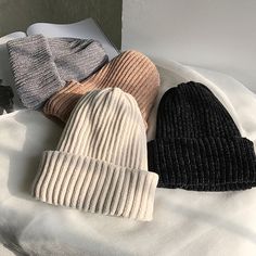 Product category: Knitted hat Applicable gender: Neutral/male and female Suitable season: Winter Eaves shape: Curling Knitted Beanies, Winter Cap, Cap Men, Outdoor Leisure, Winter Beanie, Skull Cap Beanie, Pom Beanie, Ear Warmers, Winter Casual