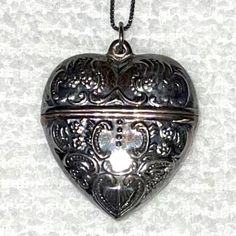 30” Chain With 15” Drop. Circa 1870’s. Victorian Style Sterling Silver 925 Heart Locket Pill Box Pendant Chain Necklace. Sterling Silver Locket Necklace For Vintage Collection, Pendant Locket Necklace, Victorian Heart-shaped Engraved Necklace, Vintage Antique Silver Heart Pendant Jewelry, Vintage Silver Heart Pendant Necklace, Silver Heart Pendant Locket Necklace With Vintage Charm, Victorian Heart Pendant Engraved Necklace, Victorian Heart Pendant Necklace For Memorial, Vintage 925 Stamped Jewelry Keepsake