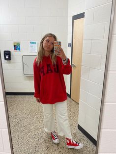 Utah Clothing Style, Colorful Basic Outfit, Colorful School Outfits, Utah Fits, Kayla Jean, Utah Outfits, Hoodies Cute, Sweatshirts Cute, Sweatshirt Ideas