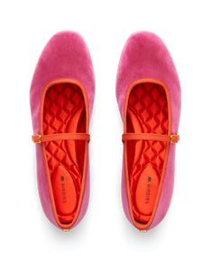 Crafted of vibrantly luxe velvet, this Mary Jane flat is soft to the touch. Its adjustable strap makes it easy to wear, so you can slip in and out without unbuckling every time. This silhouette features our Barefoot Ballerina technology, which includes a completely flexible leather-lined footbed that bends with you as if you are barefoot but still offers full arch support and seven layers of cloud-like comfort. It's made complete with our signature grosgrain backtab and gold Birdies logo. | The Hummingbird - Mary Jane Hot Pink Velvet Birdies Flats in  Velvet Pink Flats Outfit, Clothes Clipart, Birdies Shoes, Unusual Clothes, Womens Ballet Flats, Sandals For Sale, Lacing Sneakers, Flats For Sale