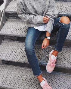 Pink Sneakers Outfit, Tennis Shoes Outfit, Adidas Shoes Women, Mode Casual, Pink Sneakers