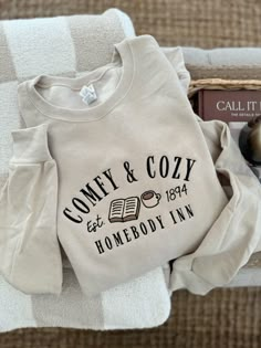 The Southern Post on ETSY Travel Sweatshirt, Cozy Outfits, Womens Sweatshirts, Cute Shirt Designs, Cute Sweatshirts, Cute Comfy Outfits, Embroidered Sweatshirt, Comfy Cozy