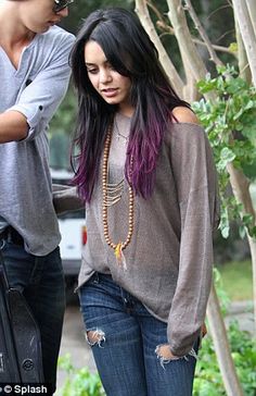 Vannesa Hudgens, Purple Dip Dye, Dip Dye T Shirts, Dip Dye Hair, Dye Hair, Austin Butler, Younger Sister, Hair Coloring