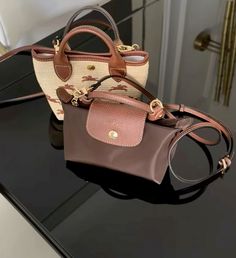 Longchamp Khaki, Longchamp Pouch, Longchamp Aesthetic, Aesthetic Essentials, Longchamp Outfit, Longchamp Mini, Construction Cake, Longchamp Bag, Aesthetic Bags