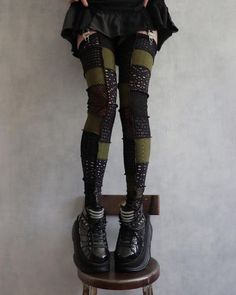 Sewing Outfits Ideas, Gothic Alternative Fashion, Diy Fairycore Clothes, Alt Crochet Ideas, Outfit Inspo Pants, Goth Outfits Summer, Punk Inspired Outfits, Alt Crochet, Green Goth