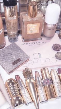 ᏁᎥƙƘᎥ ℒᎧᏤᏋᎦ Rose Gold Aesthetic, Glam Aesthetic, Gold Aesthetic, Cute Makeup