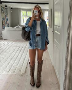 Cowboy Boots Outfit Fall, Farm Fashion, Fall Boots Outfit, Zach Bryan, Country Concert Outfit, Lady Fashion, Country Concert