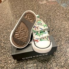 Baby Converse Size 3. Dinosaur Print Canvas Baby Shoe. New With Box. Custom Painted Converse Baby, Baby Boy Converse, Baby Girl Converse, Baby Converse Shoes, Aesthetic Converse, Converse Shoes Toddler, Baby Converse, Kids Converse, Converse White