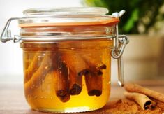 10 Herb Infused Honey Recipes - Fill My Recipe Book Cinnamon Health Benefits, Holistic Health Remedies, Medical Facts, Holistic Remedies, Honey And Cinnamon, Lower Cholesterol