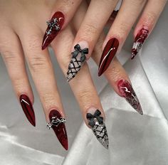 Dark Valentine Nails Designs, Glow In The Dark Valentines Nails, Dark Valentine’s Day Nails, Vampire Nails Coffin Shape, Gothic Style Nails, Valentines Nails Goth, Goth Valentine Nails, Goth Coquette Nails, Valentines Goth Nails