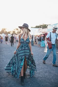 #HippieSunMoon Bohemian Schick, Style Hippie Chic, Festival Outfit Inspiration, Moda Hippie, Mode Hippie, Looks Country, Music Festival Outfits