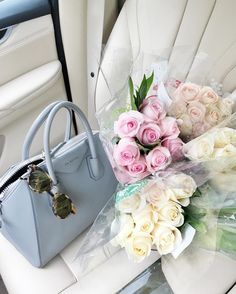 See this Instagram photo by @fashionablehostess • 1,562 likes Fashionable Hostess, A Bouquet Of Flowers, Rich Women, Luxury Purses