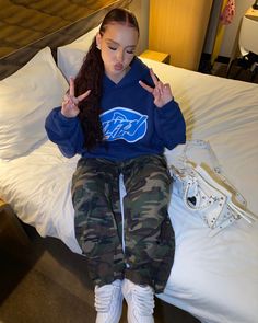 streetwear streetstyle fashion outfit fitpic cyber y2k oversized cargopants camouflage hoodie blue hotel sitting poses airforce ropelaces curlyhair redhead redhair sleekponytail slickback lowponytail baddie Fun Pants Outfit, Ig Baddie Outfits, Shooting Range Outfit, Ig Baddie, Casual Oufits, Fasion Outfits, Outfit Inspo Casual, Cute Lazy Day Outfits, Casual Day Outfits