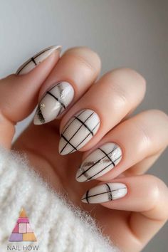 Looking for an elegant yet playful manicure? These crisscross plaid nails combine soft neutrals with glittery accents for a unique and stylish look. Perfect for Thanksgiving nail art. Save this pin and visit NailHow.com for more amazing designs! ✨💅 Turkey And Stuffing, Turkey Nails, Silk Wrap Nails, Thanksgiving Nail Designs, Thanksgiving Nail Art, Thanksgiving Nail, Nail Prices, Sns Nails, Plaid Nails