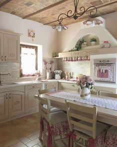 the kitchen is clean and ready to be used for dinner or other mealtimes