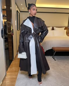 Alliyah Face, Lori Harvey Outfits, Harvey Outfits, Androgynous Outfits, La Outfits, Lori Harvey, Funny Black People, Creative Shoes, Head Scarf Styles