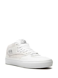 Find VANS Half Cab Daz Sneakers on Editorialist. white leather patch detail round toe front lace-up fastening logo patch at the tongue branded insole rubber sole These styles are supplied by a premium sneaker marketplace. Stocking only the most sought-after footwear, they source and curate some of the most hard to find sneakers from around the world. Vans Shop, Vans Sneakers, Leather Patches, Sneakers White, Converse Sneaker, White Leather, Patch Logo, Rubber Sole, Converse