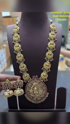 South Indian Jewelry, Ethnic Jewelry, Jewellery Collection, Wedding Necklace, Jewelry Organization, Indian Jewelry, Long Necklace, Necklace Set, Antique Jewelry