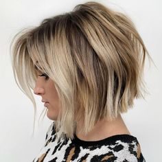 Inverted Bob Cut with Blunt Ends Textured Lob Straight Choppy Bobs, Womens Inverted Bob Haircuts, Aline Textured Bob, Slight Angled Bob With Layers, Chin Length Angled Bob Haircut, Razor Cut Bob For Fine Hair, Straight Inverted Bob, Choppy Inverted Bob, Angled Bob Haircuts With Bangs