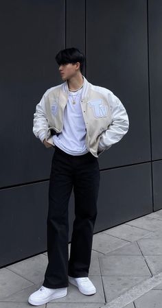 K Style Korean Outfits Man, Korean Guy Street Wear, Street Poses For Men, Mens Clothing Styles Asian, Asian Clothing Style Men, Asian Men Style Street Fashion, Casual Korean Outfits Street Style Men, Asian Men Aesthetic Outfits, Streetwear Korean Men