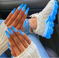 Gorgeous blue coffin nails and Nike Foamposite Pro Neon Blue Nails, Blue Ombre Nails, Pink Ombre Nails, Arts Ideas