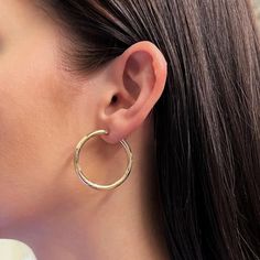 Elevate Any Attire With These Dazzling Textured Hoop Earrings. Crafted In Lustrous 14k Yellow Gold. Earring Length: 1.5 Inches. Width: 2.9mm. Total Weight: 3.94 Grams. Comes With A Presentable Gift Box. Id: 02603 Small Yellow Gold Hoop Earrings For Everyday Luxury, Yellow Gold Hoop Earrings With Ear Wire, Tarnish-resistant Luxury Hoop Earrings, Fine Jewelry Small Hoop Earrings In Yellow Gold, Small Hoop Earrings In Yellow Gold With Diamond Cut, Yellow Gold Diamond-cut Earrings, Small Diamond Cut Yellow Gold Hoop Earrings, Yellow Gold Open Circle Hoop Earrings, Small Yellow Gold Hoop Earrings With Diamond Cut