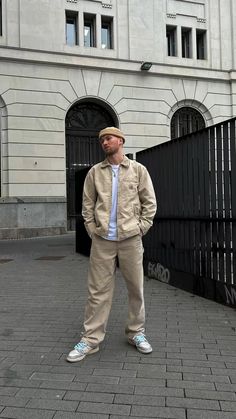 Cream Cargo Pants Outfit Men, Tan Jacket Outfit Mens, Carhartt Street Style, Skater Outfit Men, Cargo Pants Men Outfit, Khaki Outfit Men, October Wardrobe, Beige Pants Outfit