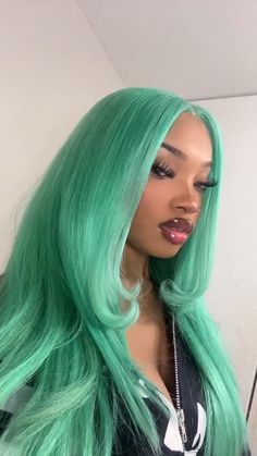 Mint Green Hair Black Women, Green Wigs Black Women, Sea Green Hair, Green Hair Styles, Mint Wig, Green And White Hair, Pastel Wigs, Mint Hair Color, Green Hair Wig