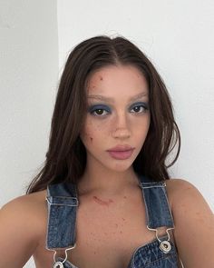 https://www.instagram.com/isabellrrose/ Goth Halloween Costume, Halloween Costumes Brunette, Horror Halloween Costumes, Classy Halloween Costumes, Hot Halloween Outfits, Pretty Halloween Costumes, Holloween Costume, Halloween Party Outfits, Trendy Halloween Costumes