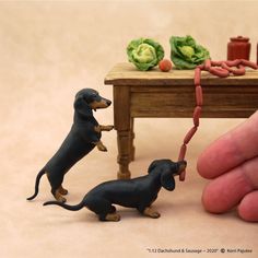 Bird Sculptures, Miniature Dog, Mini Animals, Diy Doll Miniatures, Mini Doll House, Dog And Puppy, Miniature Dogs, Polymer Clay Animals, Accessories Cute