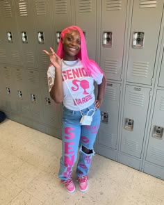 2024 Senior Pictures Outfits, Back To School Senior Year Outfits, Senior Custom Outfits, Senior Outfits Ideas, Custom Senior Outfits, Senior First Day Of School Outfit, Senior Barbie, School Birthday Outfit, 8th Grade Graduation Outfit Ideas