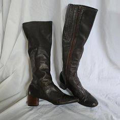 Vintage 70s Brown Below Knee Leather Indie Twee Heel Boots Size 7½ Zipper Closure On Inside Of Legs Shaft Vintage From The 70s Genuine Leather Nylon Lined Preloved, The Nylon Inside Is Lightly Shedding, Shoes Are Structurally Sound Approx Heel Height 2" #70s #Vintage #Indie #Twee #Cottagecore 70s Vintage, The 70s, Heel Boots, Vintage Shoes, Vintage 70s, American Vintage, Shoes Women Heels, Heeled Boots, Vintage Ladies