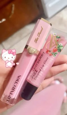 Hello Kitty Lip Gloss, Too Faced Lip Injection, Lip Combos, Makeup Bag Essentials, Hello Kitty Makeup, Flavored Lip Gloss, Lip Gloss Collection, Makeup Needs, Fancy Makeup